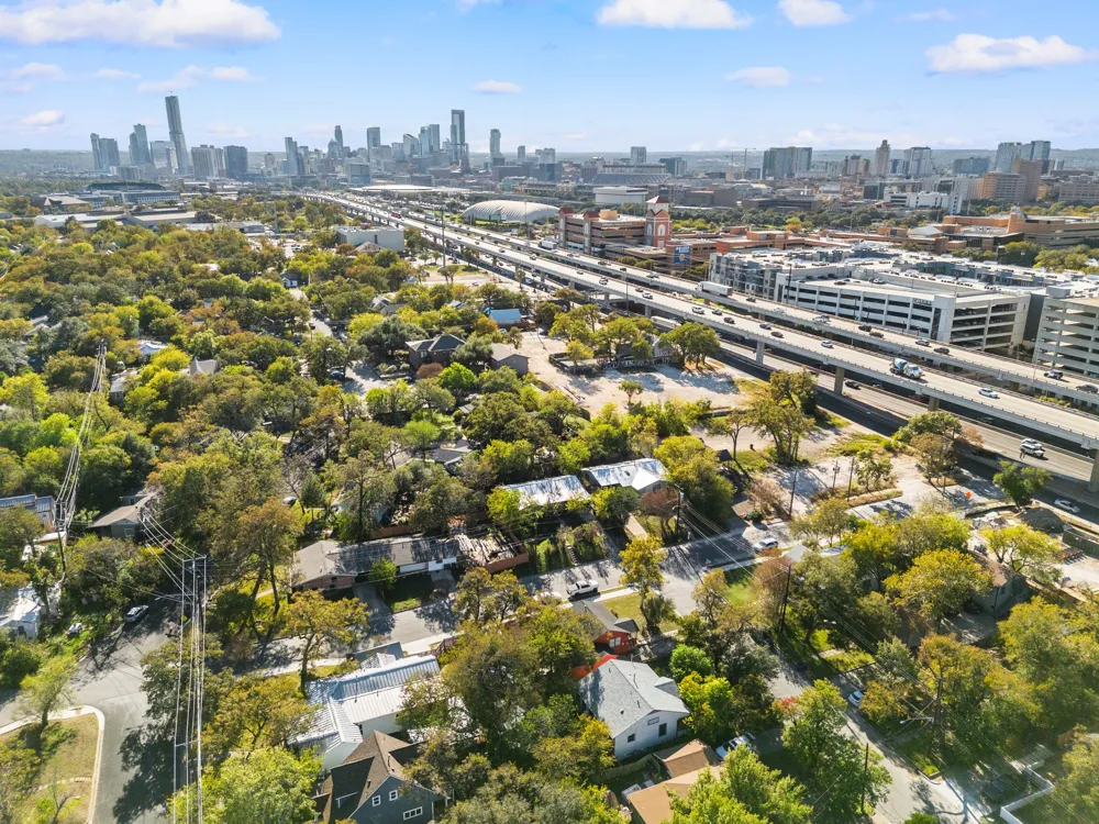 3301 Robinson Avenue Austin, TX 78722