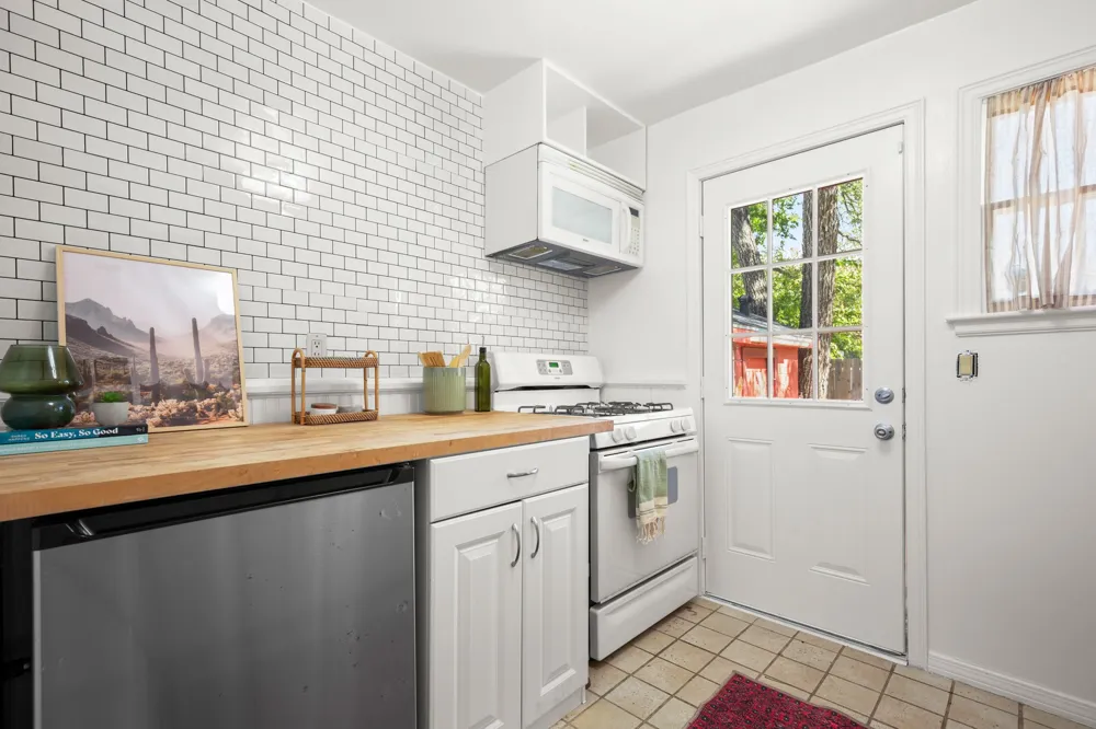 3301 Robinson Avenue Austin, TX 78722