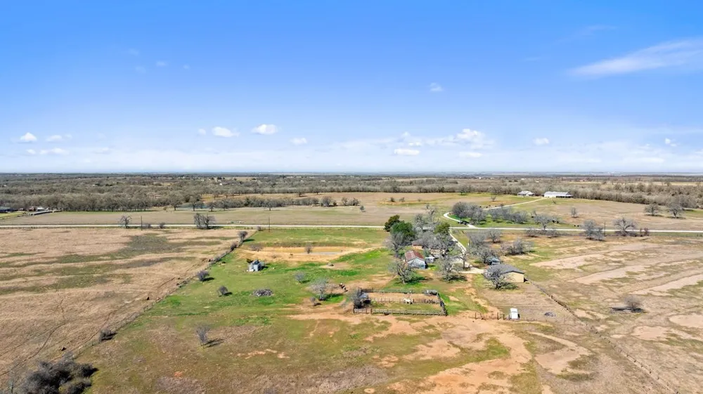 950 S Fm 486 Thorndale, TX 76577