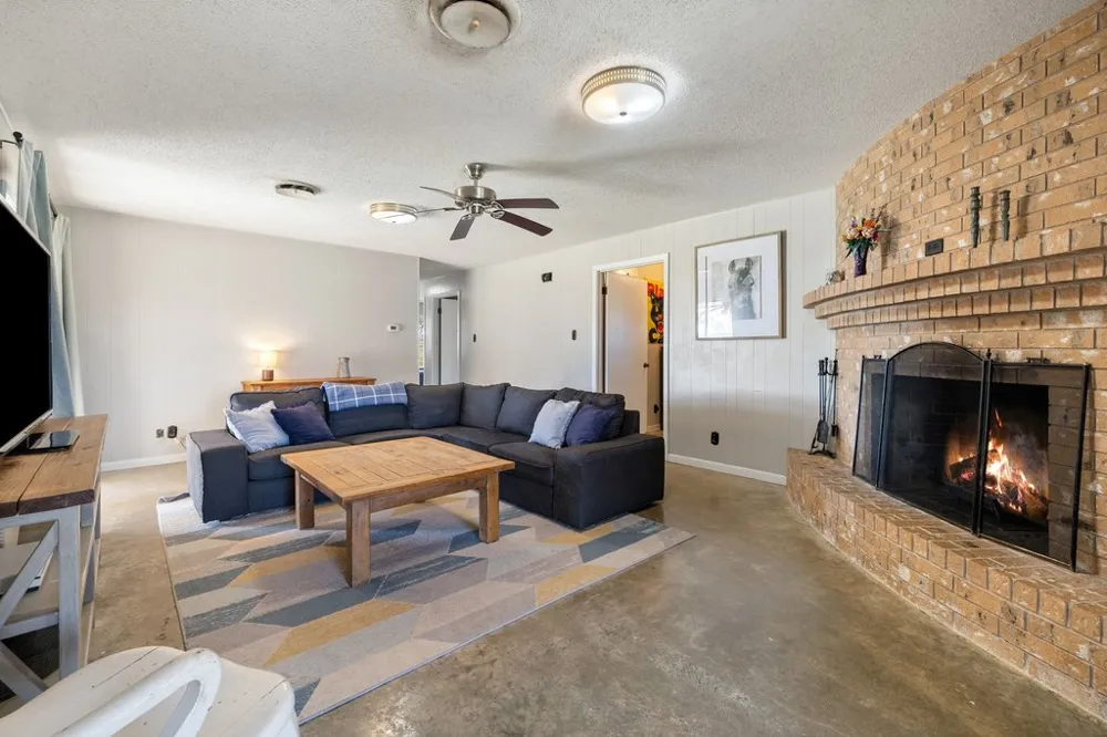 950 S Fm 486 Thorndale, TX 76577