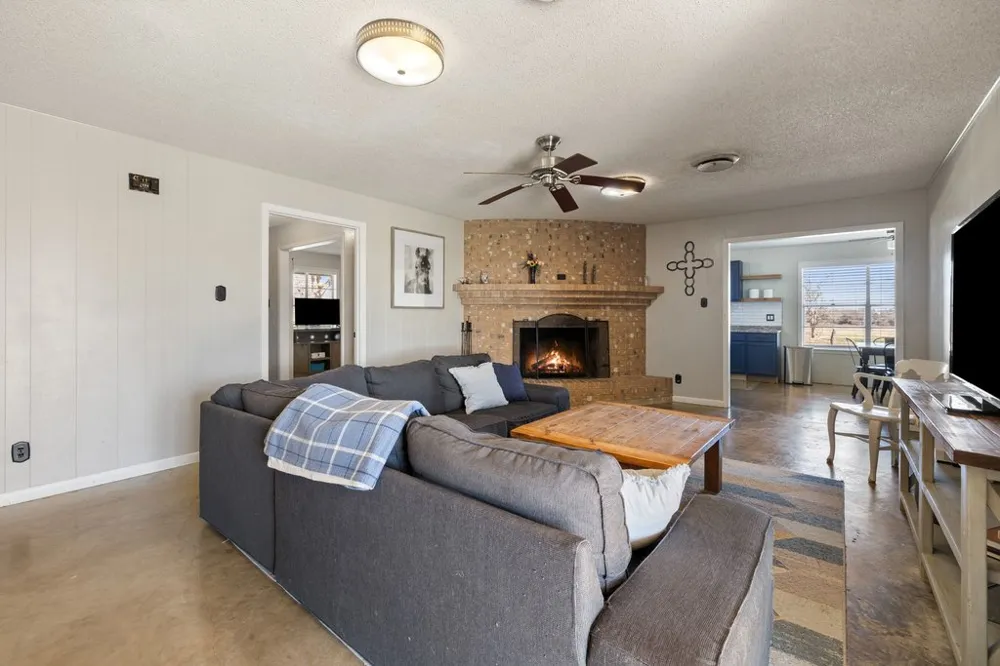 950 S Fm 486 Thorndale, TX 76577
