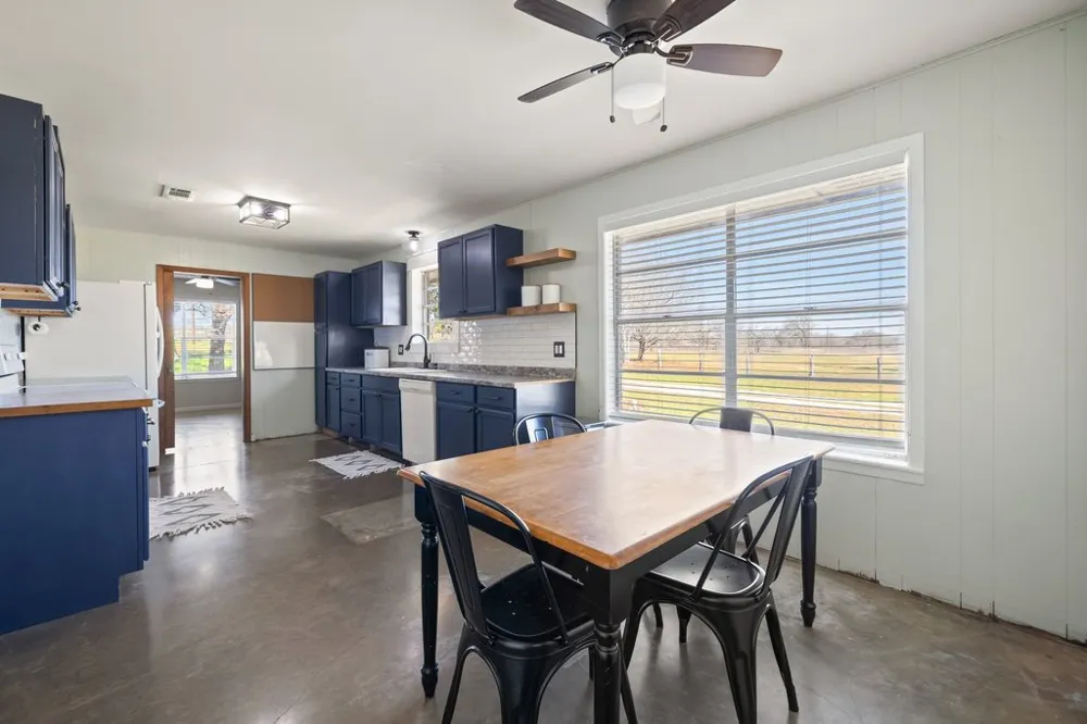 950 S Fm 486 Thorndale, TX 76577