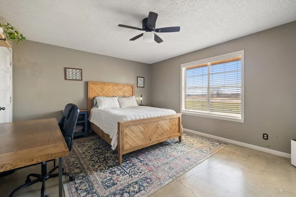 950 S Fm 486 Thorndale, TX 76577