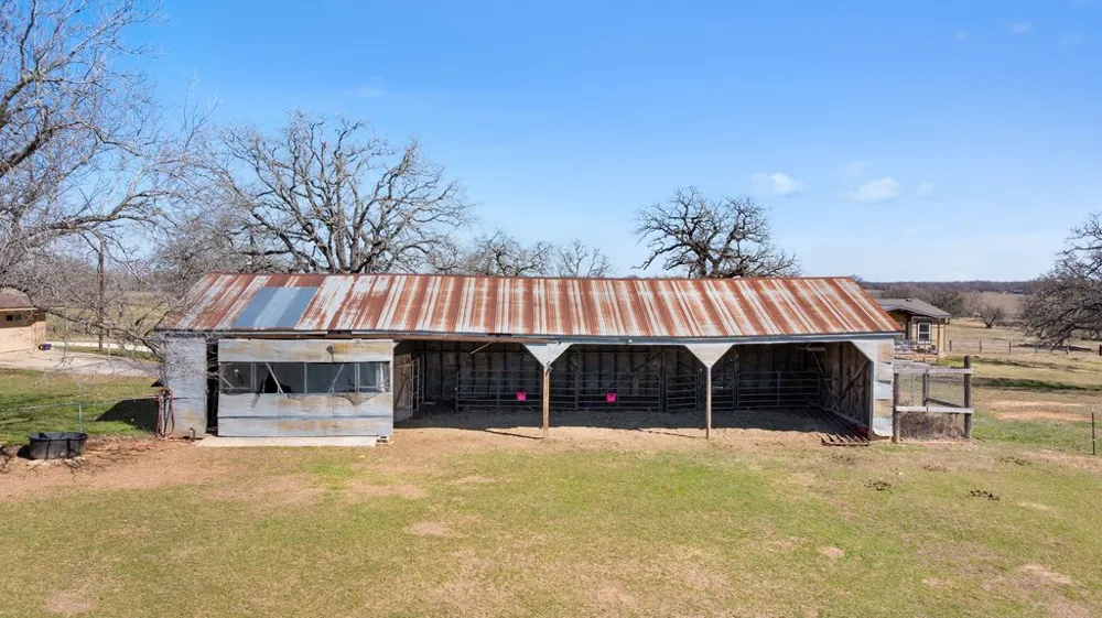 950 S Fm 486 Thorndale, TX 76577