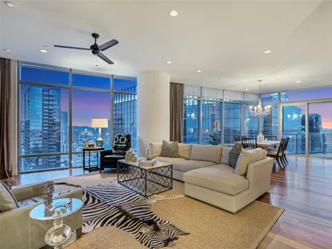 200 Congress Avenue #30E