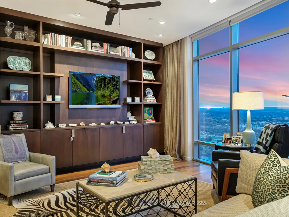 200 Congress Avenue #30E Austin, TX 78701