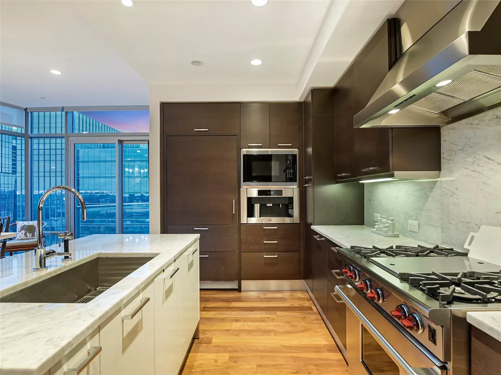 200 Congress Avenue #30E Austin, TX 78701