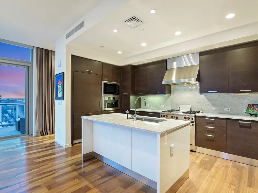 200 Congress Avenue #30E Austin, TX 78701
