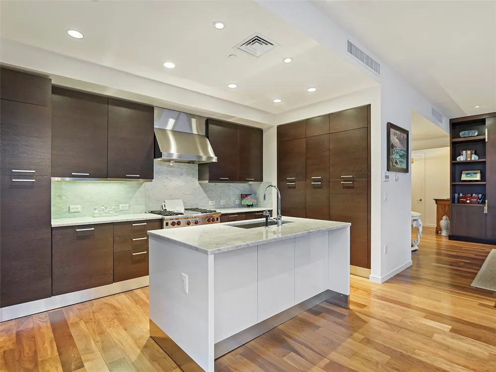 200 Congress Avenue #30E Austin, TX 78701