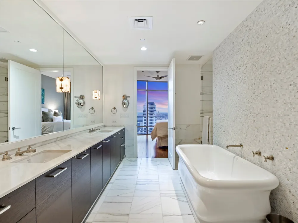 200 Congress Avenue #30E Austin, TX 78701