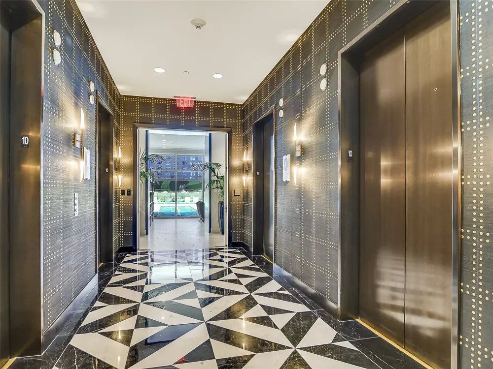 200 Congress Avenue #30E Austin, TX 78701