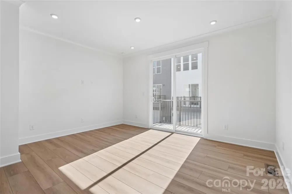 3704 S Tryon Street Charlotte, NC 28217