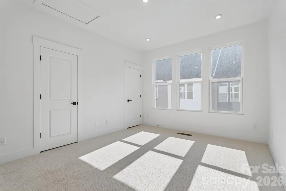 3704 S Tryon Street Charlotte, NC 28217