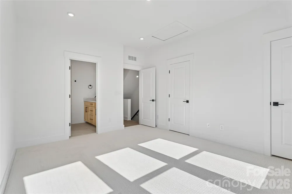 3704 S Tryon Street Charlotte, NC 28217