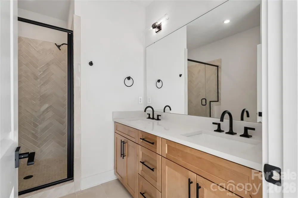 3704 S Tryon Street Charlotte, NC 28217