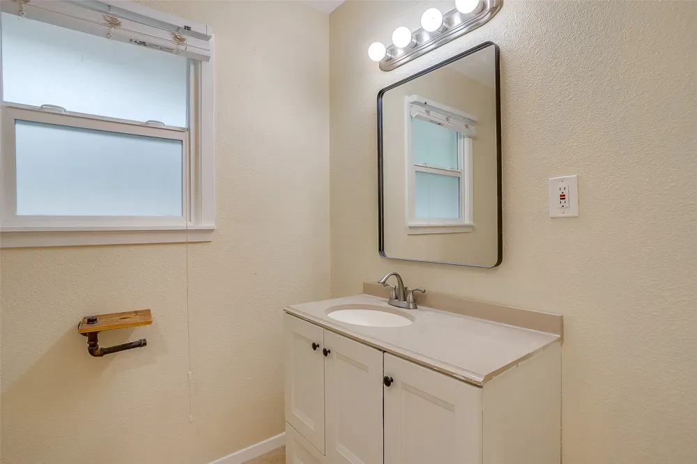 1208 Warden Street Benbrook, TX 76126
