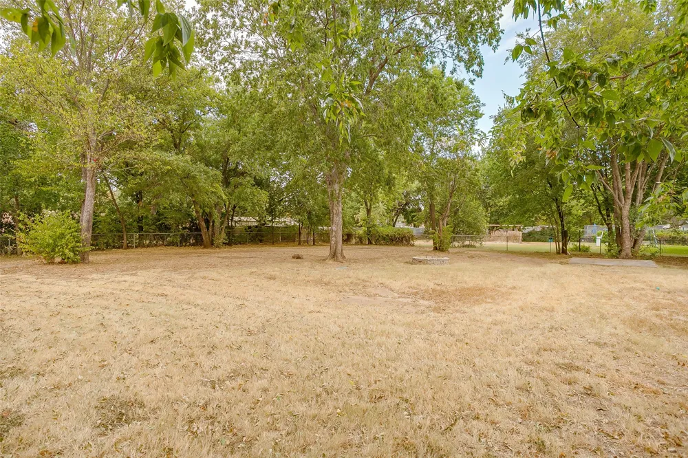 1208 Warden Street Benbrook, TX 76126