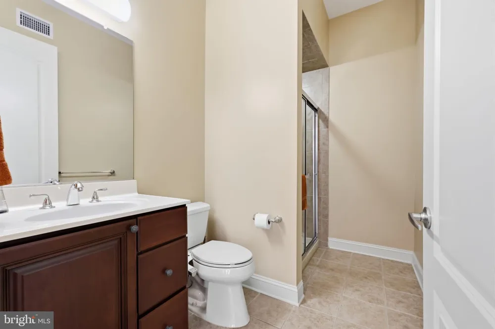 36 BELMONT CIRCLE Columbus, NJ 08022