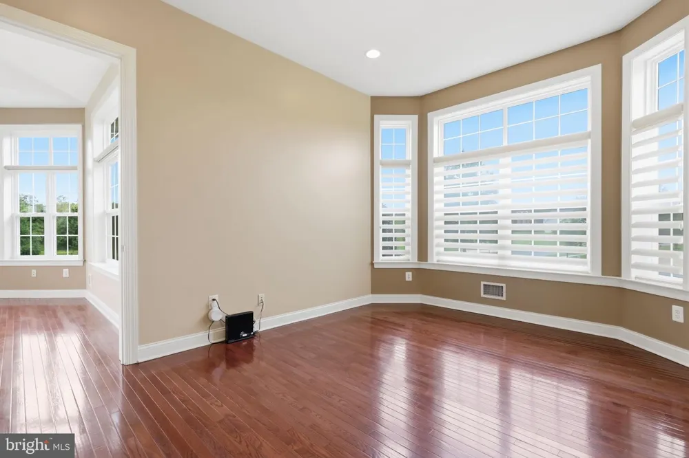36 BELMONT CIRCLE Columbus, NJ 08022