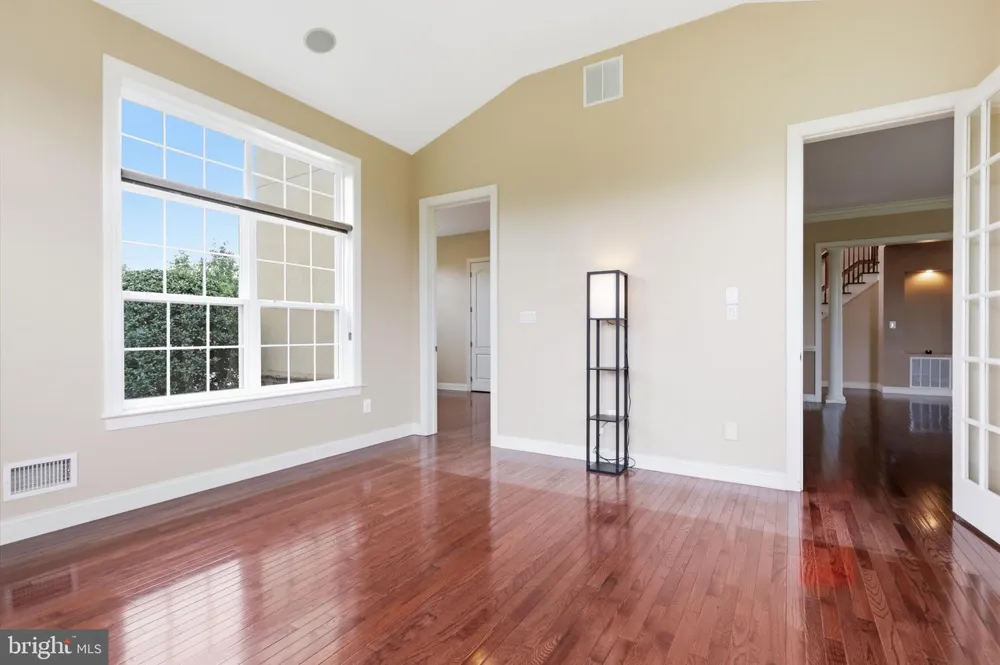 36 BELMONT CIRCLE Columbus, NJ 08022