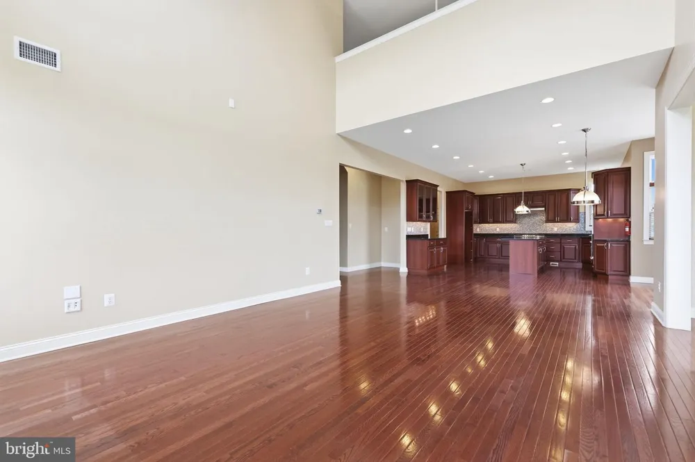 36 BELMONT CIRCLE Columbus, NJ 08022