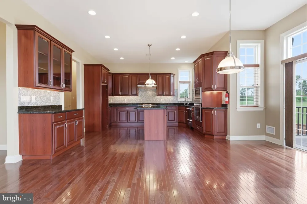 36 BELMONT CIRCLE Columbus, NJ 08022