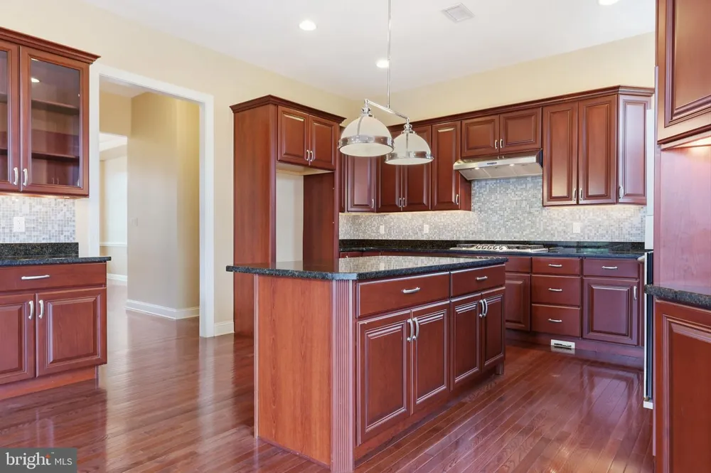 36 BELMONT CIRCLE Columbus, NJ 08022