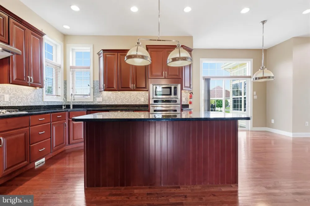 36 BELMONT CIRCLE Columbus, NJ 08022