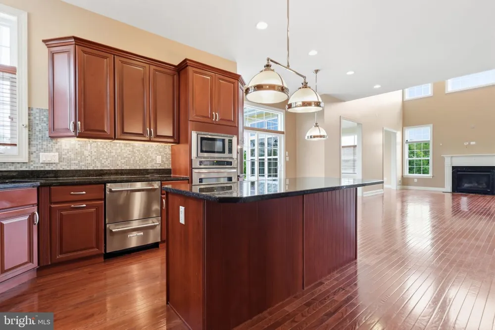 36 BELMONT CIRCLE Columbus, NJ 08022