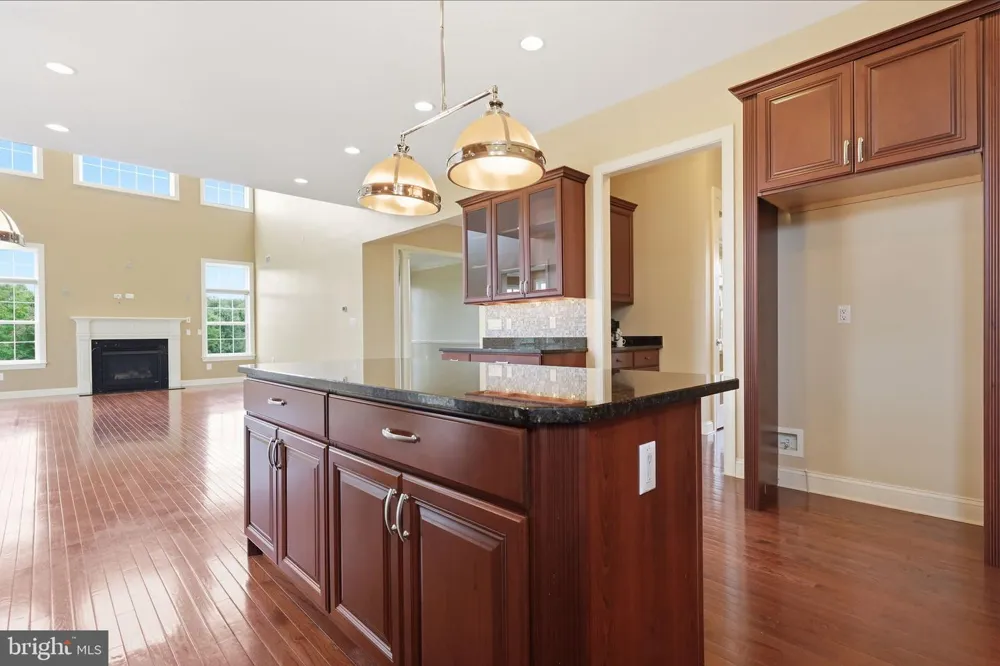 36 BELMONT CIRCLE Columbus, NJ 08022