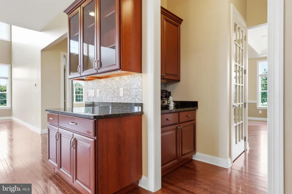 36 BELMONT CIRCLE Columbus, NJ 08022