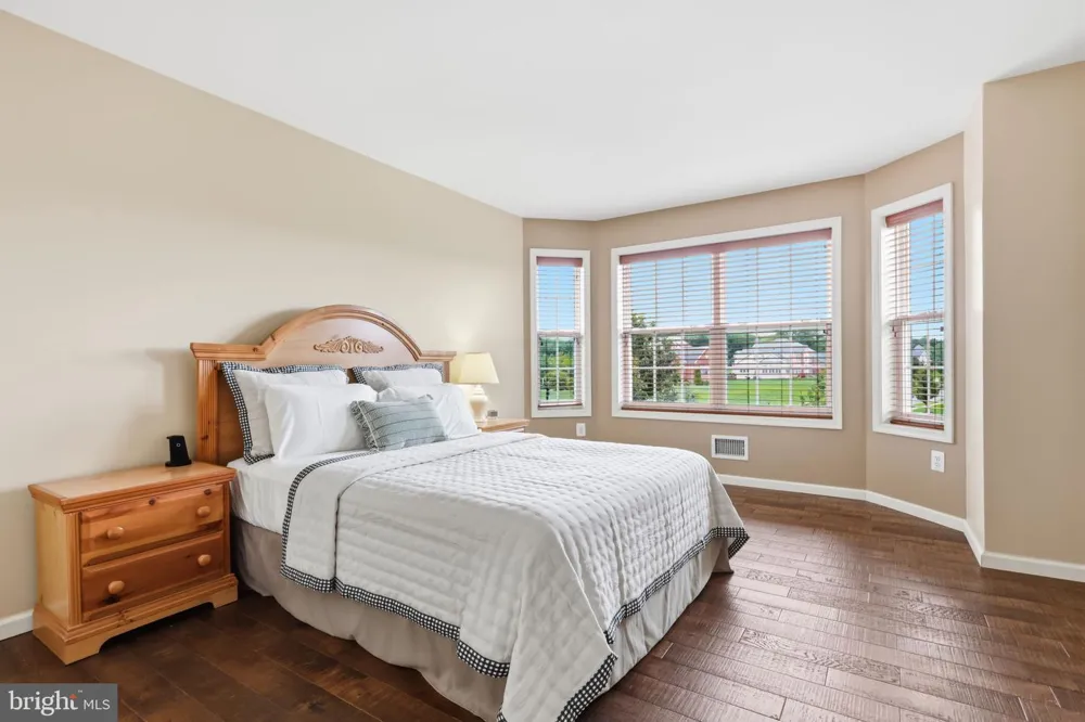 36 BELMONT CIRCLE Columbus, NJ 08022