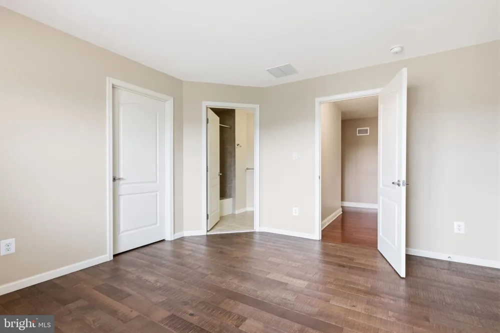 36 BELMONT CIRCLE Columbus, NJ 08022