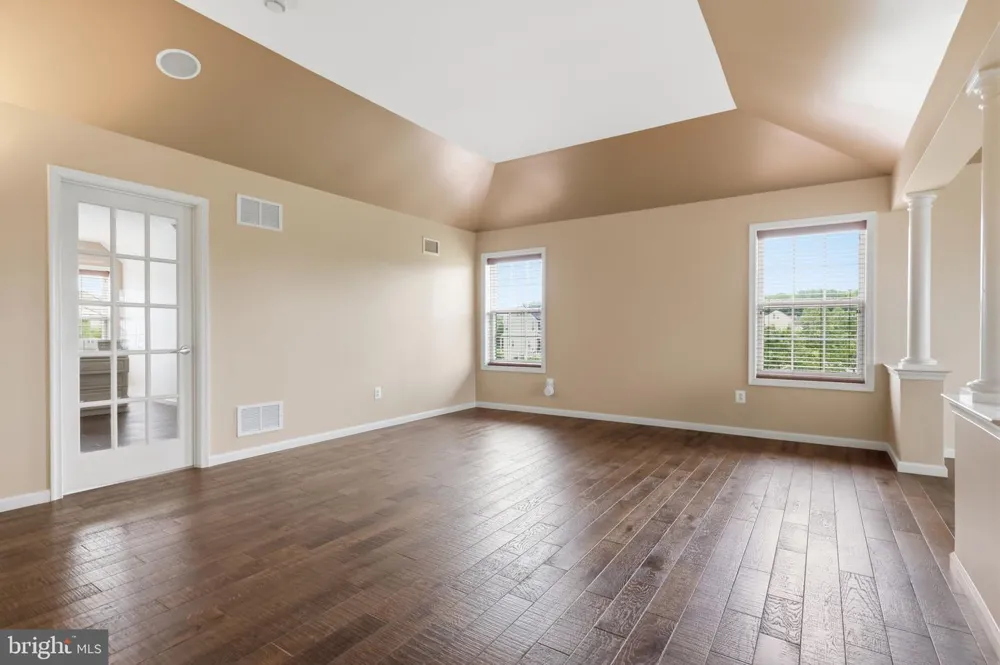 36 BELMONT CIRCLE Columbus, NJ 08022