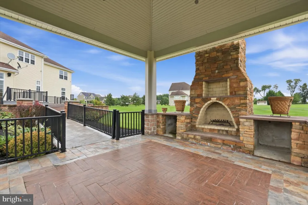36 BELMONT CIRCLE Columbus, NJ 08022