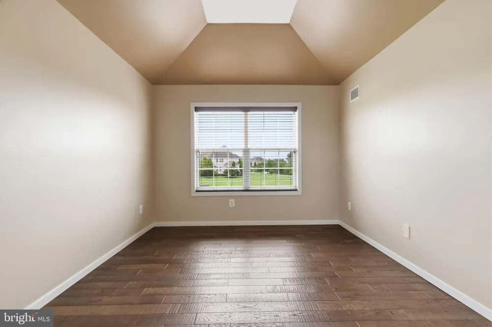 36 BELMONT CIRCLE Columbus, NJ 08022