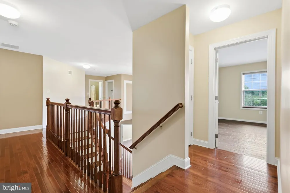 36 BELMONT CIRCLE Columbus, NJ 08022