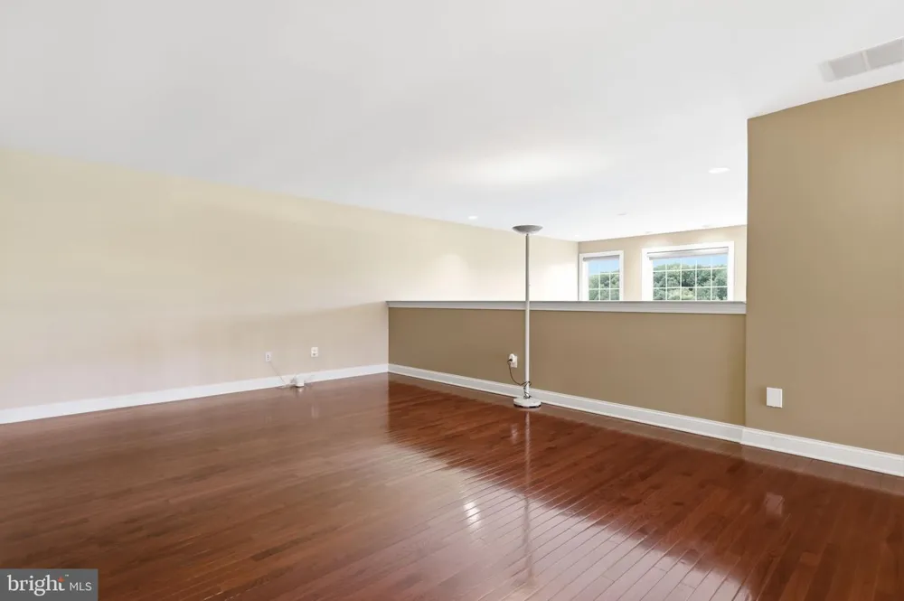 36 BELMONT CIRCLE Columbus, NJ 08022