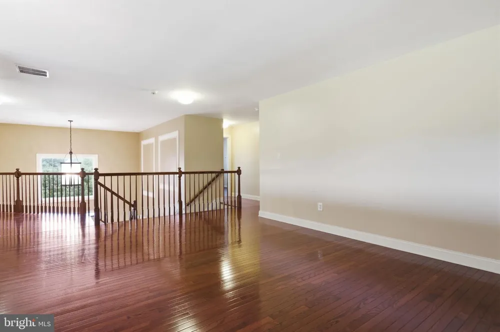 36 BELMONT CIRCLE Columbus, NJ 08022