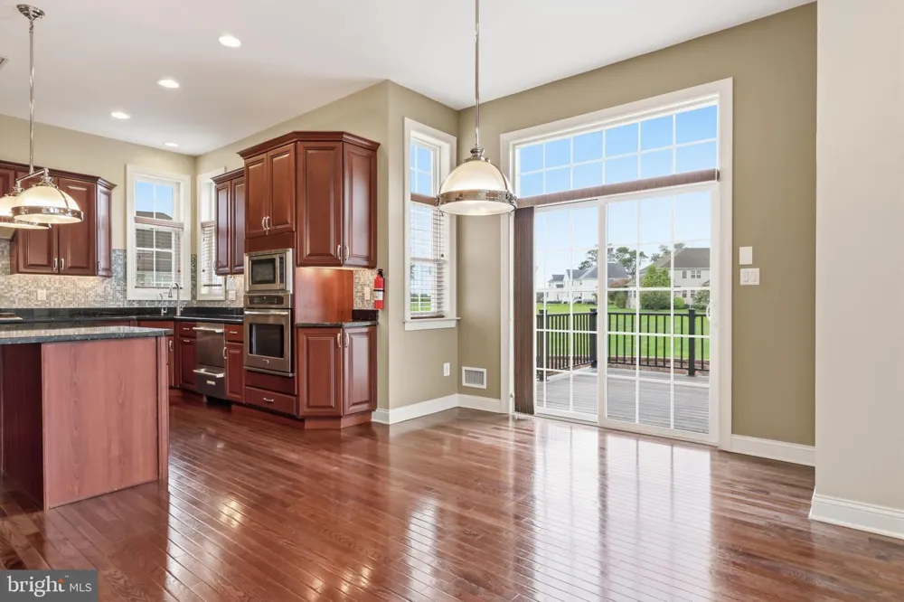 36 BELMONT CIRCLE Columbus, NJ 08022