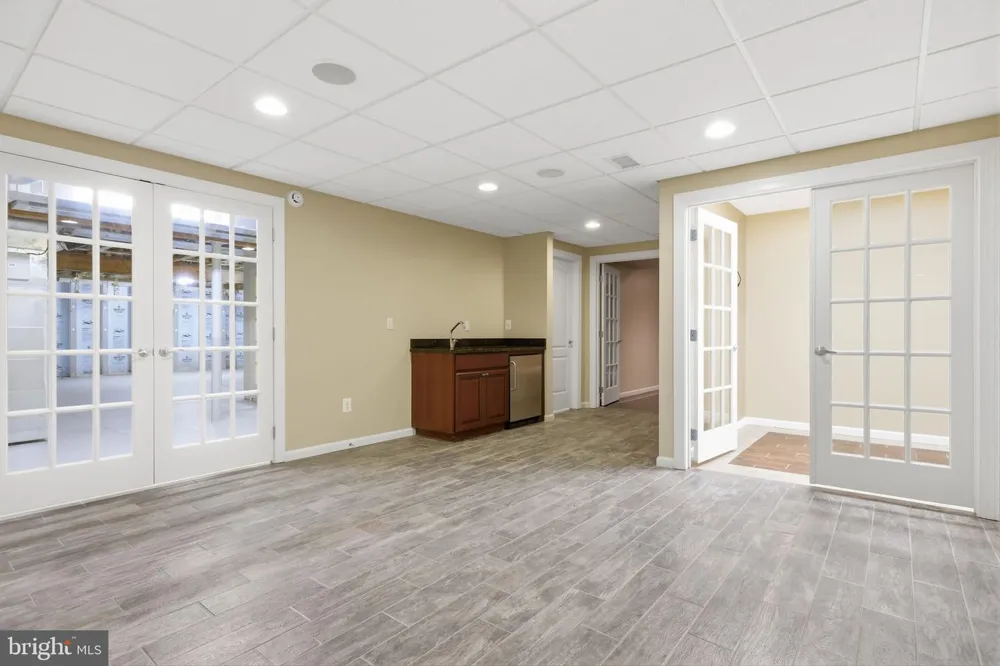 36 BELMONT CIRCLE Columbus, NJ 08022
