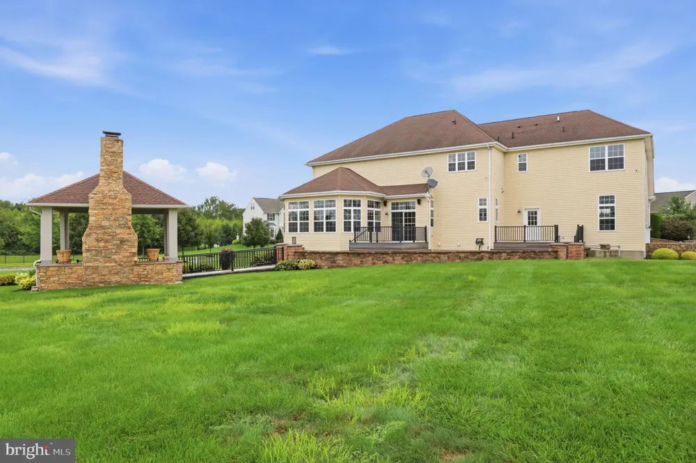 36 BELMONT CIRCLE Columbus, NJ 08022