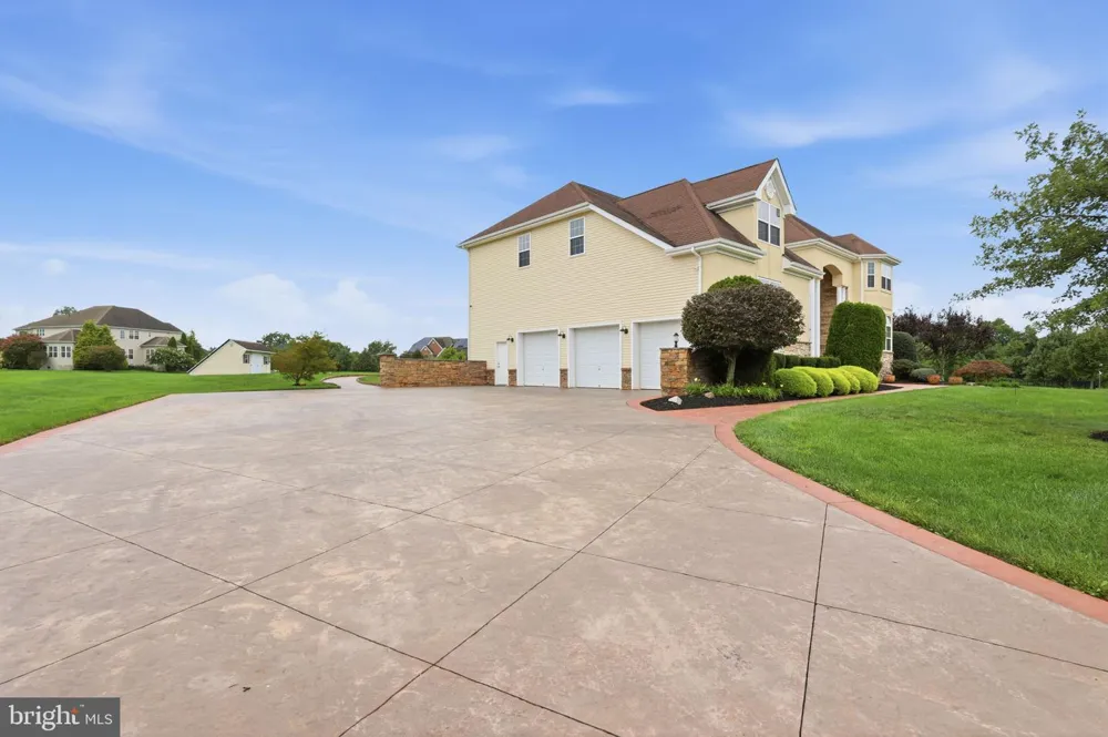 36 BELMONT CIRCLE Columbus, NJ 08022