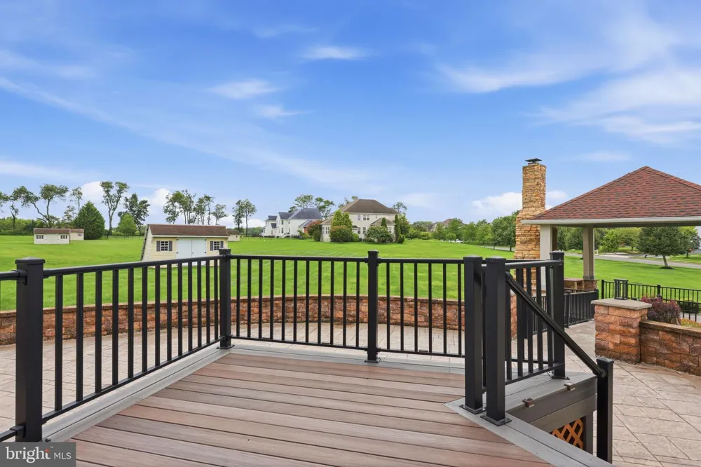 36 BELMONT CIRCLE Columbus, NJ 08022
