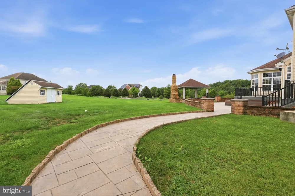36 BELMONT CIRCLE Columbus, NJ 08022