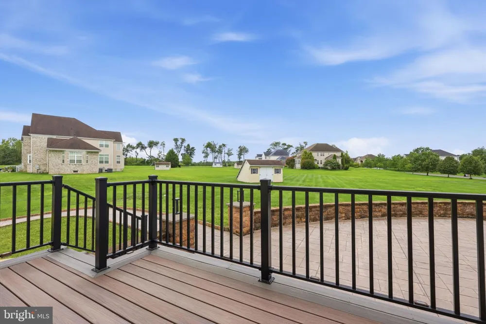 36 BELMONT CIRCLE Columbus, NJ 08022