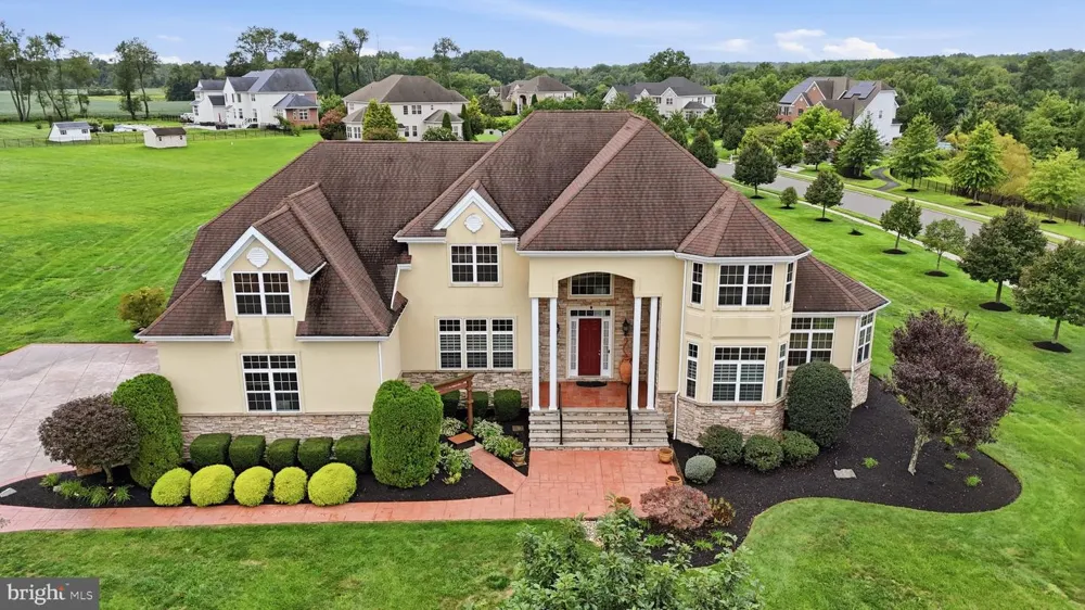 36 BELMONT CIRCLE Columbus, NJ 08022