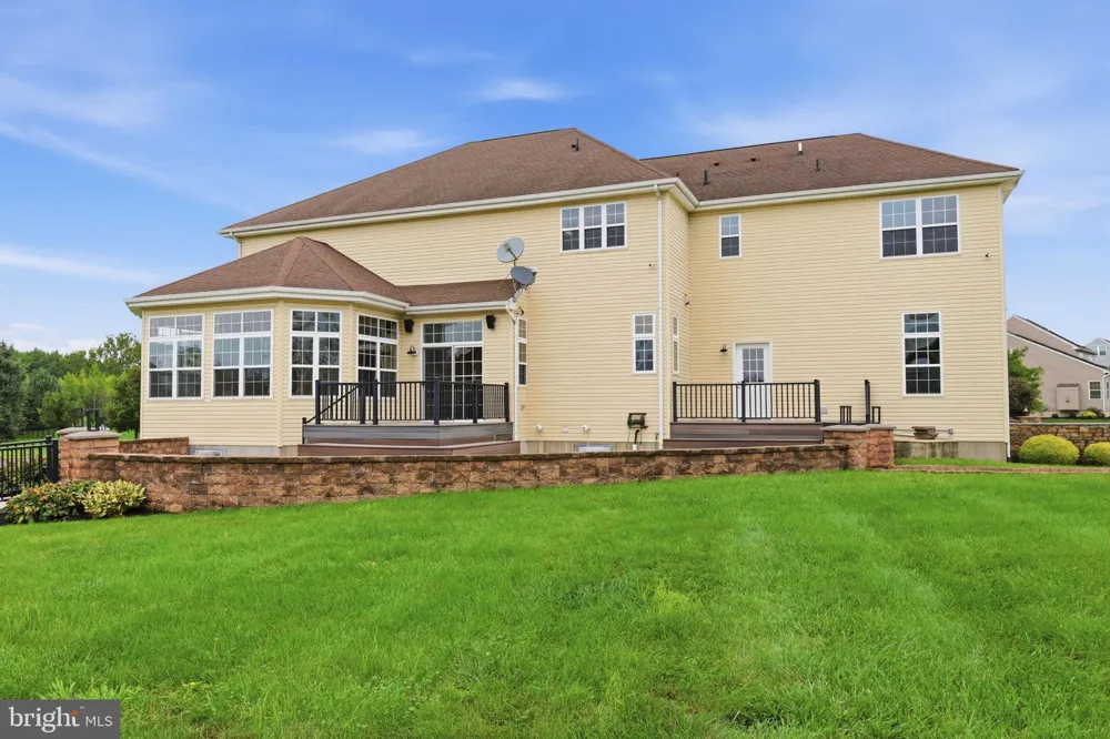 36 BELMONT CIRCLE Columbus, NJ 08022