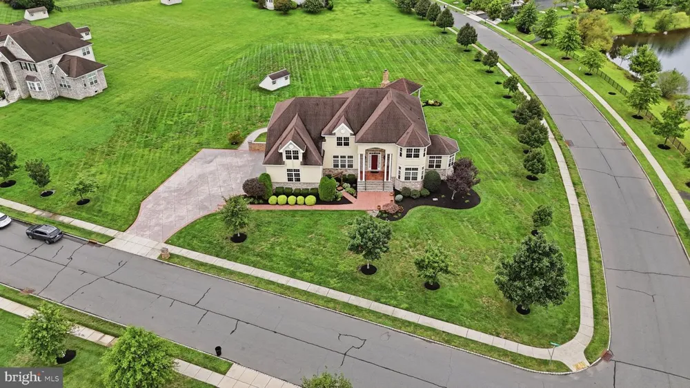 36 BELMONT CIRCLE Columbus, NJ 08022
