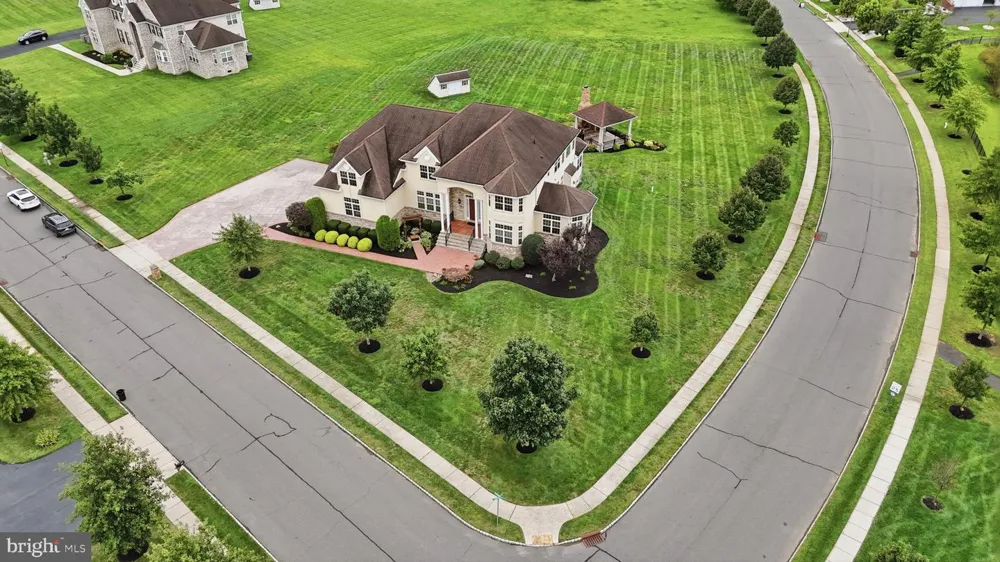 36 BELMONT CIRCLE Columbus, NJ 08022